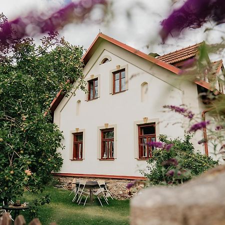 Hotel Restaurant A Penzion Na Cechach Korouhev Zewnętrze zdjęcie