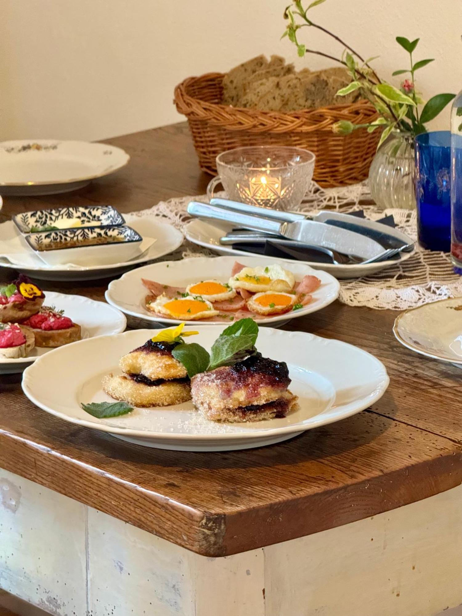 Hotel Restaurant A Penzion Na Cechach Korouhev Zewnętrze zdjęcie