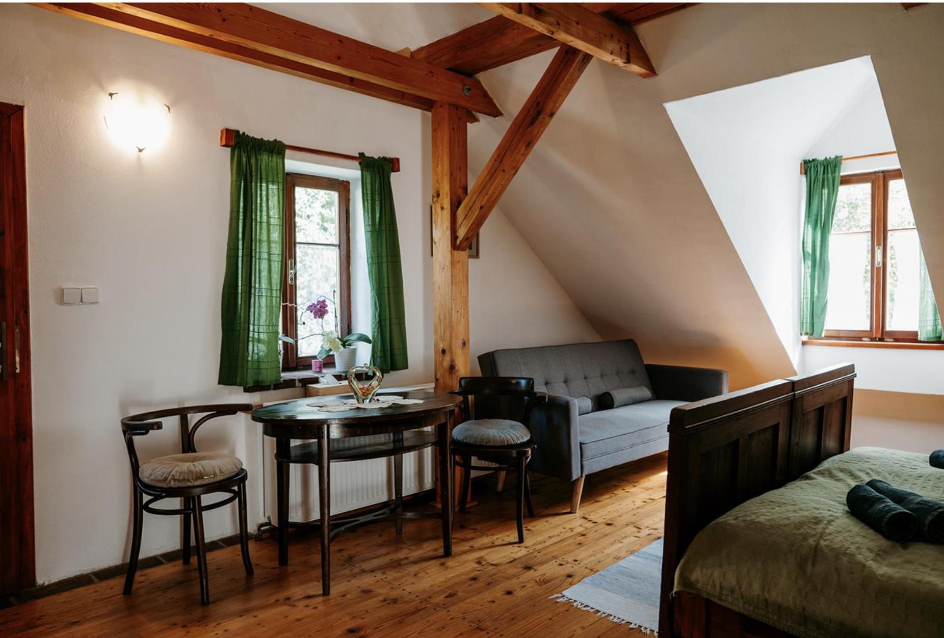 Hotel Restaurant A Penzion Na Cechach Korouhev Zewnętrze zdjęcie
